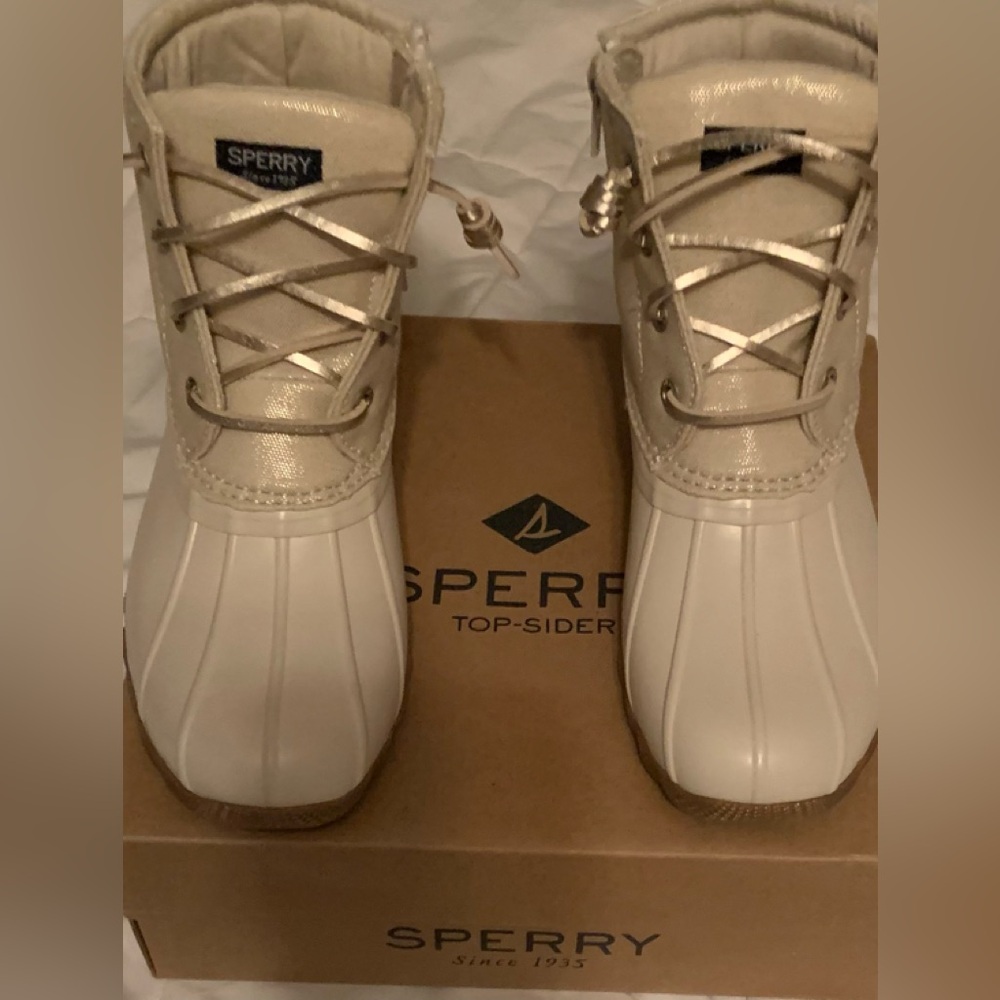Sperry Saltwater Rain Boots - Girl’s Size 2